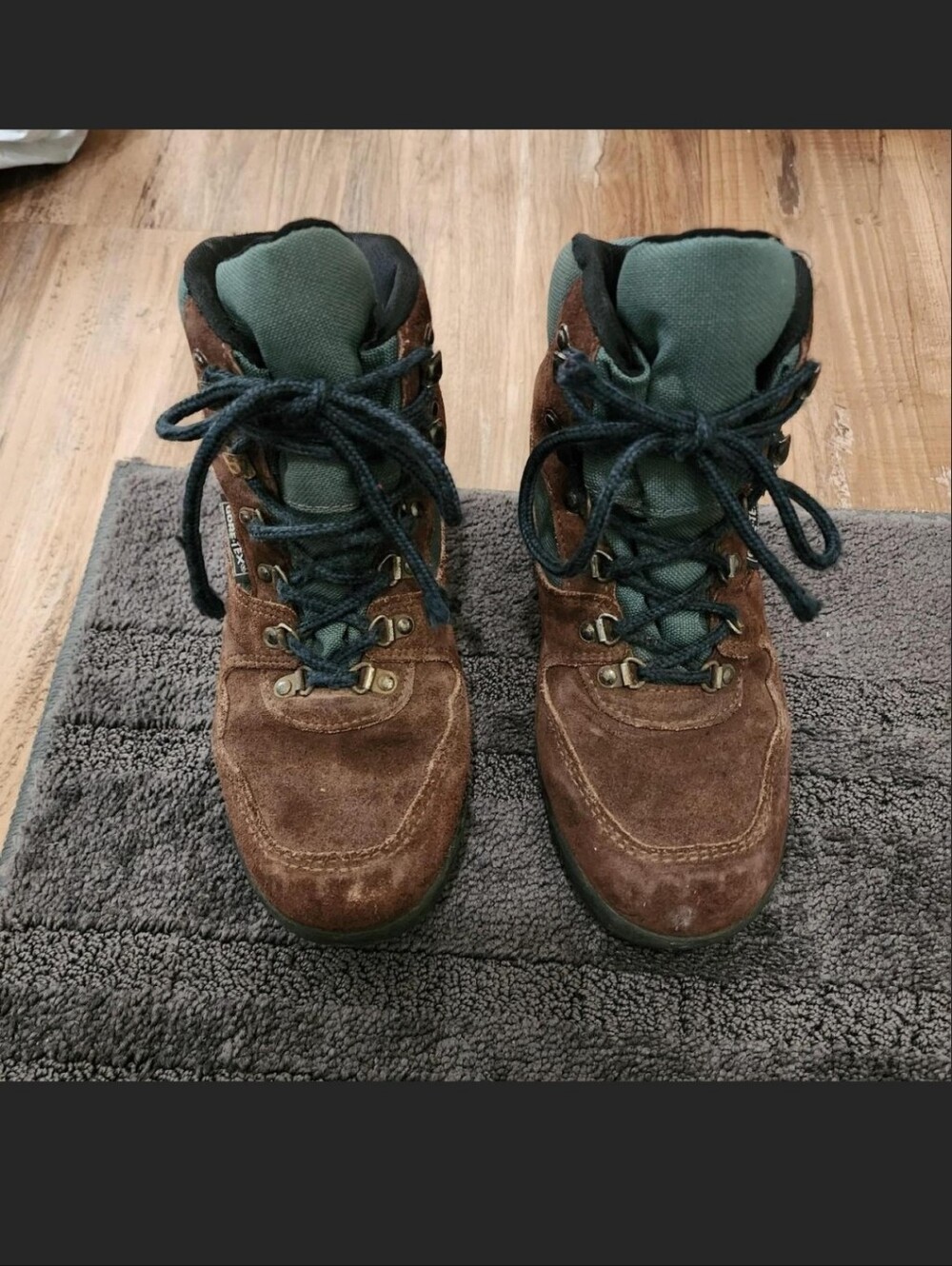 Vintage Merrell brown suede gortex hiking Boots 7.5
